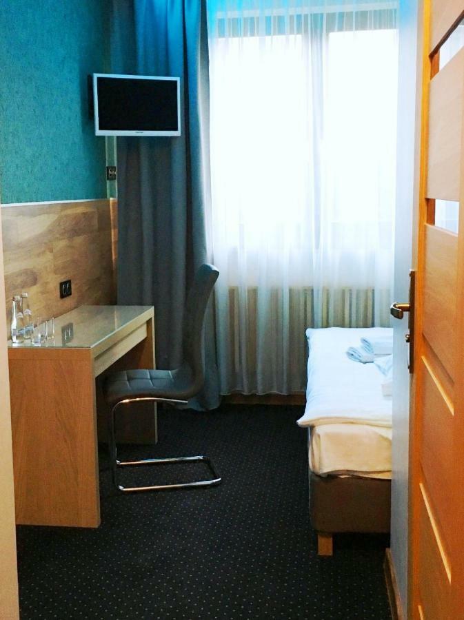 A&P Motel Mikolów Exteriér fotografie